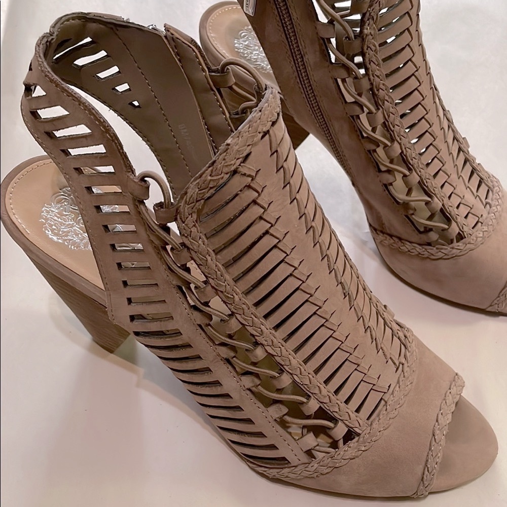 Vince Camuto Eshantel Women's Tan Peep-Toe Heeled Western Sandals